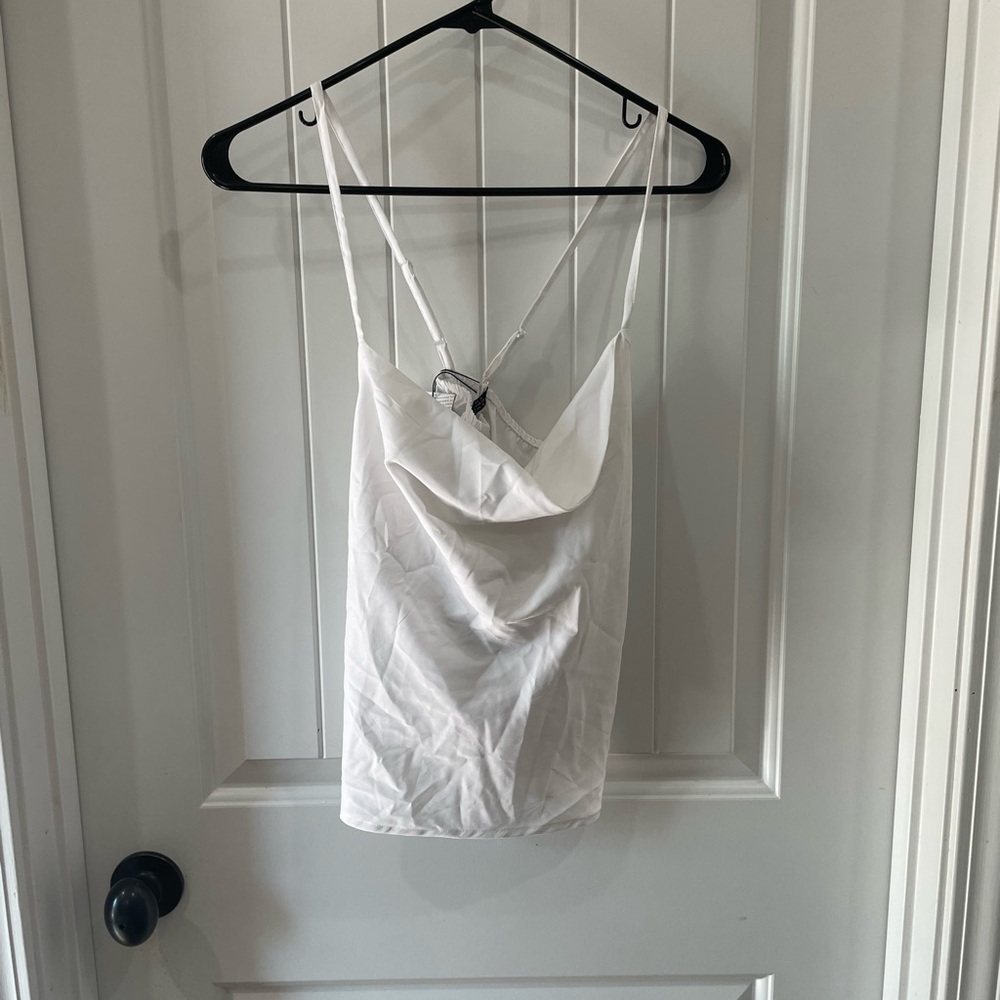 Boohoo women’s size 4 cross back white tank spaghetti straps new with tags